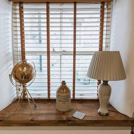 Fryers Cottage - Beautiful 2 Bedroom Town & Country Cottage On Edge Of Peak District Wirksworth ภายนอก รูปภาพ