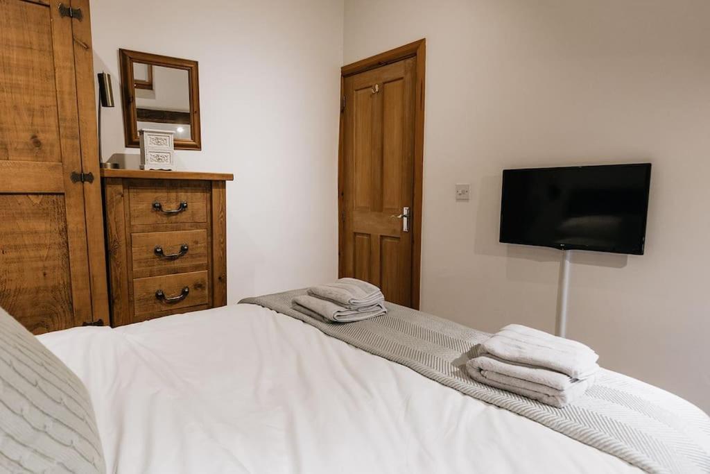 Fryers Cottage - Beautiful 2 Bedroom Town & Country Cottage On Edge Of Peak District Wirksworth ภายนอก รูปภาพ