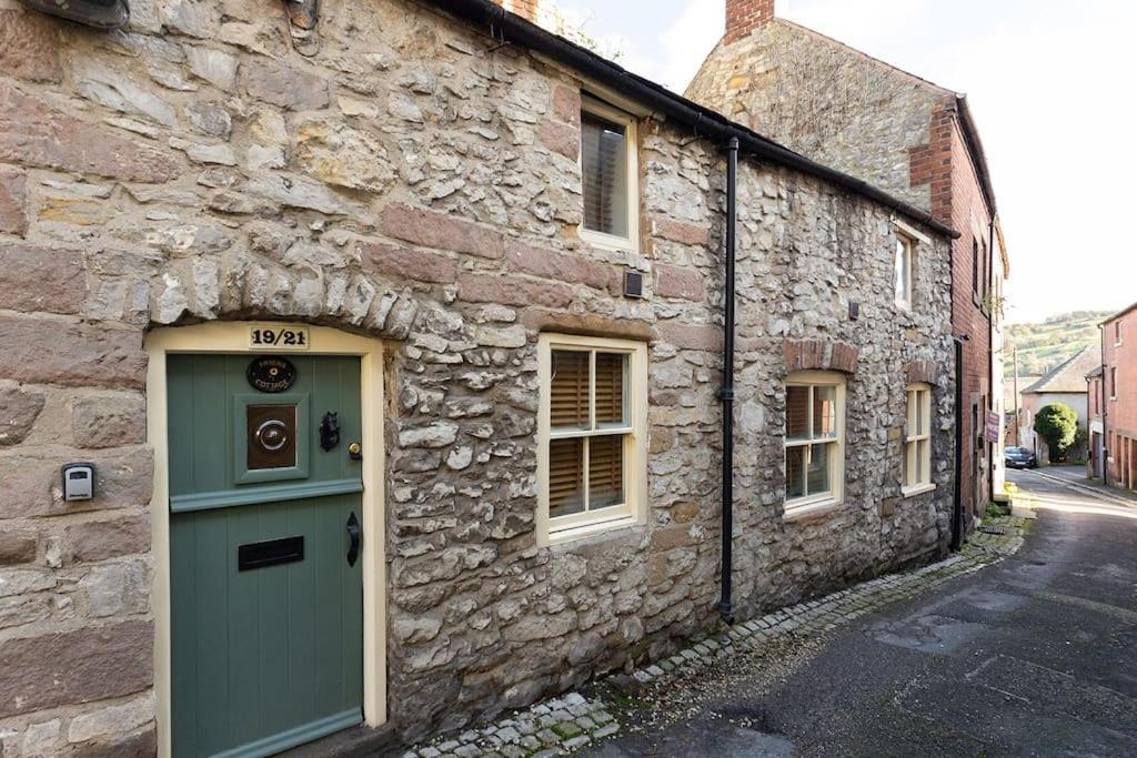Fryers Cottage - Beautiful 2 Bedroom Town & Country Cottage On Edge Of Peak District Wirksworth ภายนอก รูปภาพ