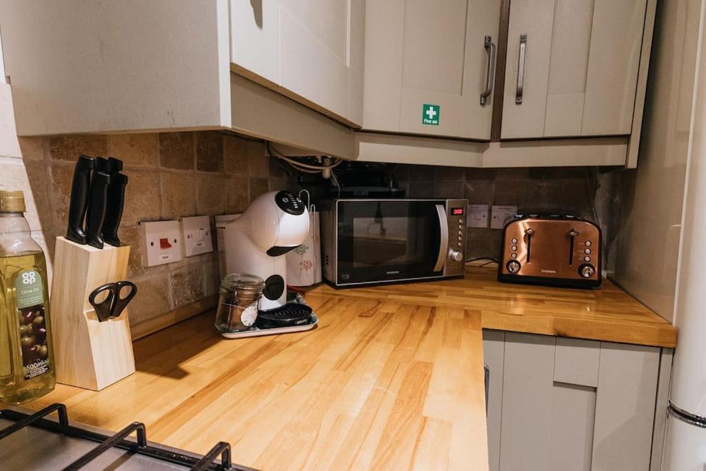 Fryers Cottage - Beautiful 2 Bedroom Town & Country Cottage On Edge Of Peak District Wirksworth ภายนอก รูปภาพ
