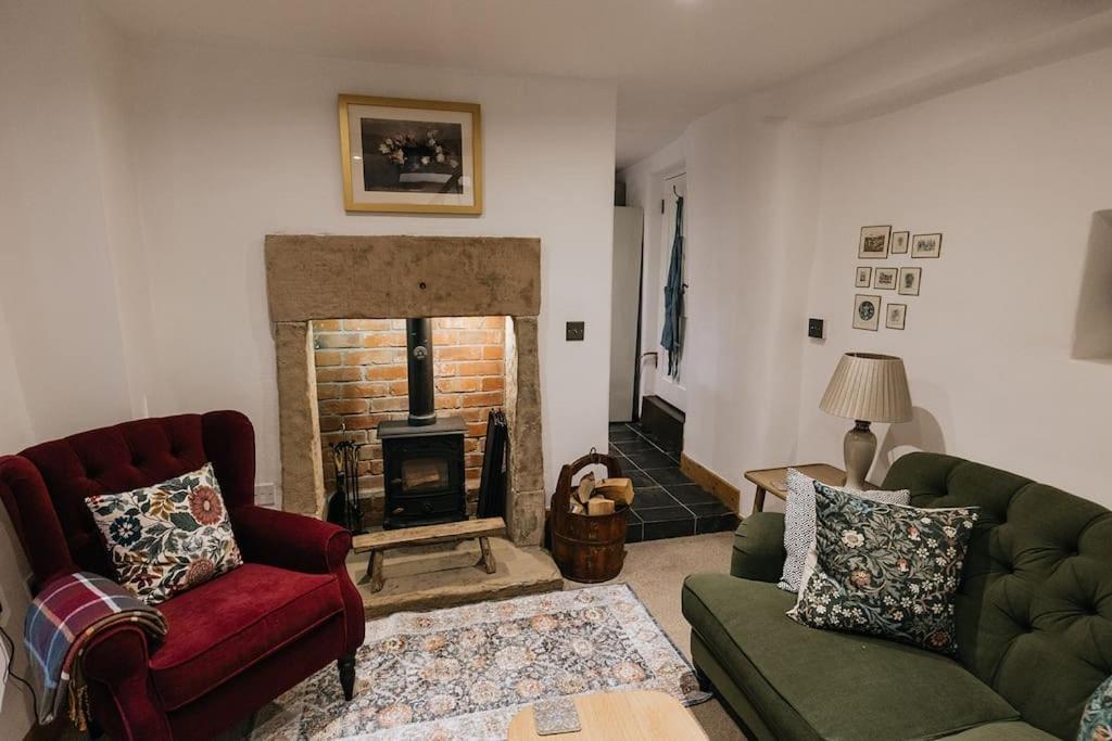 Fryers Cottage - Beautiful 2 Bedroom Town & Country Cottage On Edge Of Peak District Wirksworth ภายนอก รูปภาพ